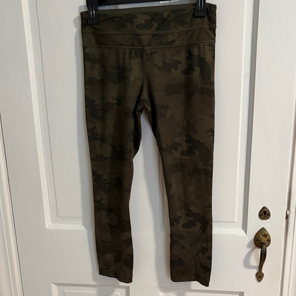Lululemon Camouflage Leggings - size 4